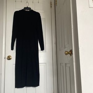 Size L But i m sure it ll be perfect for a XL Woman